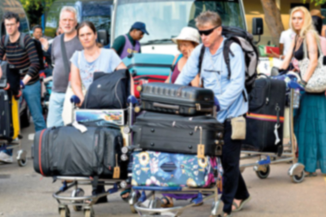 සංචාරක පැමිණීම ලක්ෂ 15 පනී