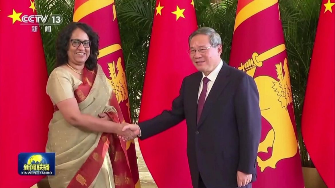 ශ්‍රී ලංකා අගමැති හරිනි චීන අගමැති හමුවෙයි