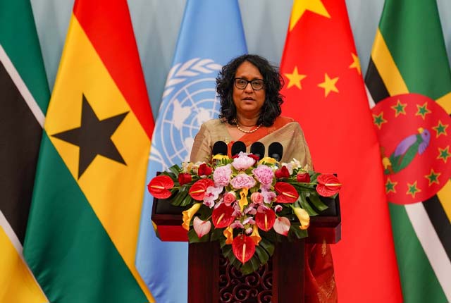 බීජිං නුවර පැවැත්වෙන ගෝලීය කාන්තා නායකත්ව සමුළුවට අගමැතිනී හරිනි එක්වෙයි