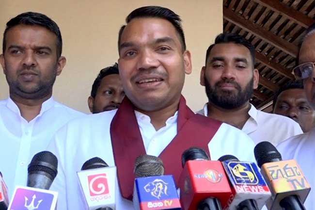 “මේක ජනතාව වෙනුවෙන් කරන සටනක්” – නුගේගොඩ රැලියට එන්නැයි නාමල්ගෙන් ඇරයුමක්