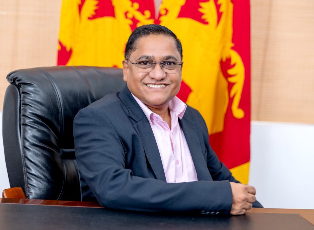 සංචාරක කර්මාන්තය නගා සිටුවන්න රජයෙන් නව සැලැස්මක්