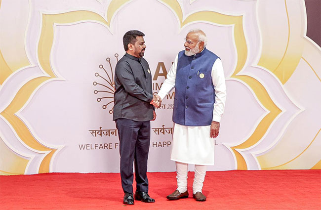 ජනාධිපති අනුර සහ අගමැති මෝදි අතර නවදිල්ලියේදී විශේෂ හමුවක්; ජනපති අද සමුළුව අමතයි