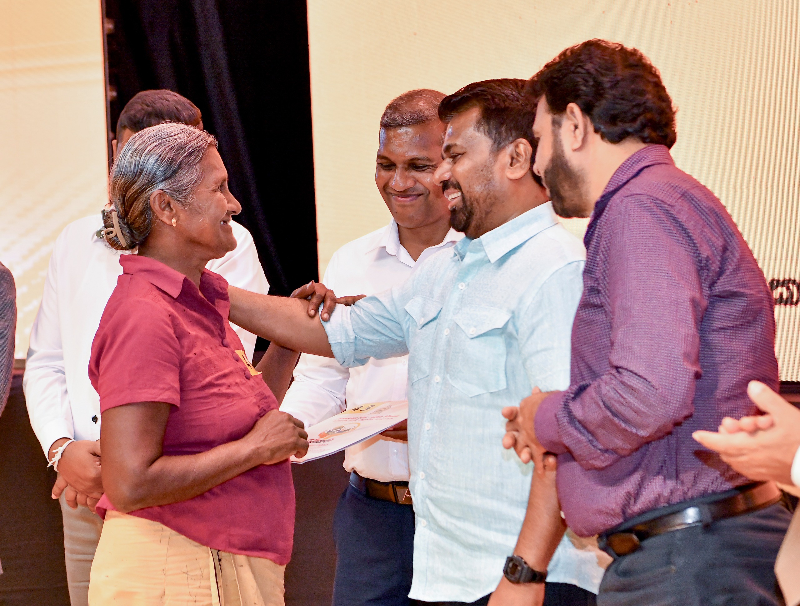 හිමිකම’ වැඩසටහනෙන් ඉඩම් අයිතිය ජනතාවට; නව ආර්ථිකයට ගැළපෙන්න ඉඩම් ප්‍රතිපත්තිය වෙනස් කරනවා – ජනාධිපති