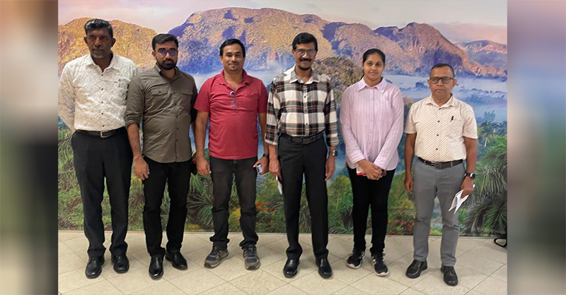 ජවිපෙ  ප්‍රධාන ලේකම් ඇතුළු පිරිසක් ඉන්දියානු සංචාරයක