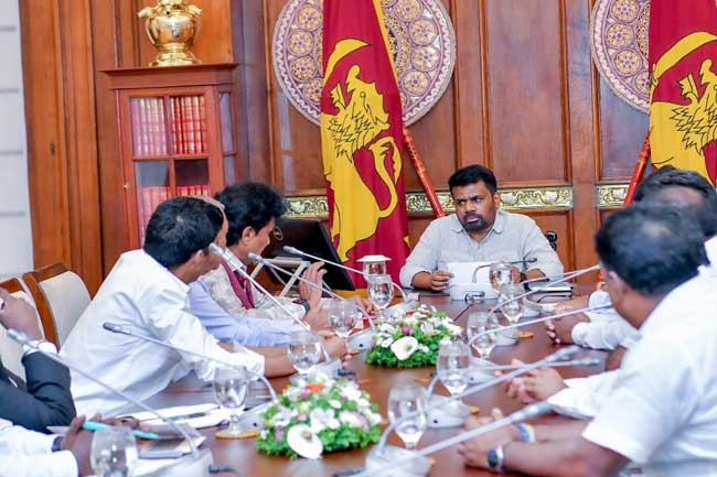 ජනපති සහ වතුකරයේ නායකයින් අතර සාකච්ඡාවක්