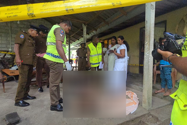 හැකර්වරුන් විසින් එවන ලද පළමු ඊමේල් පණිවුඩයට ප්‍රතිචාර දක්වා ඇත්තේද මොහු – මුදල් අමාත්‍යාංශ නිලධාරියා අබිරහස් ලෙස මරුට