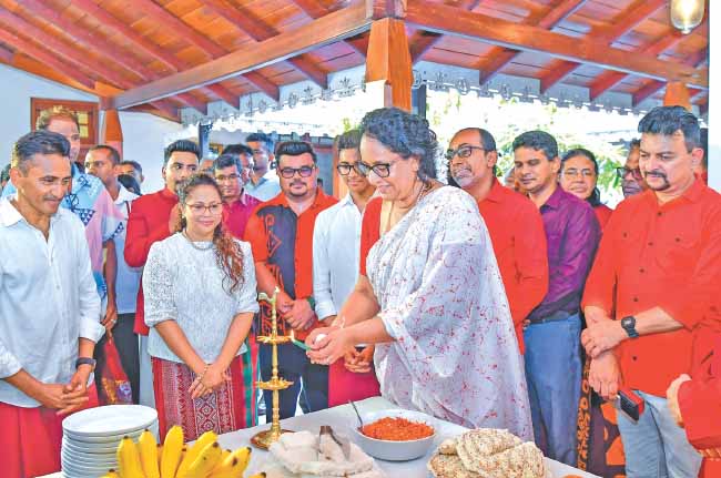 සුබ නැක­තට අග­මැ­ති­නිය ගම්ප­හදී වැඩ අල්ලයි