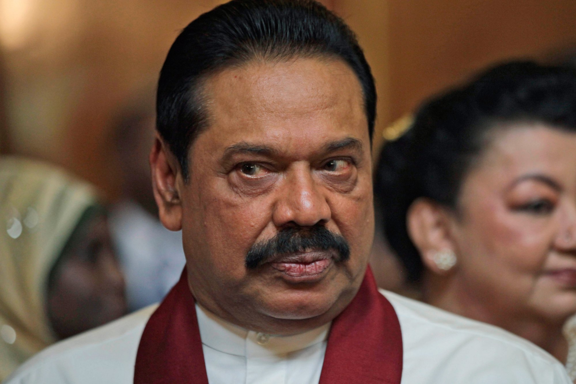 එයාර් බස් වංචාව ගැන අහන්න මහින්ද රාජපක්ෂ අල්ලස් කොමිසමට කැඳවයි !