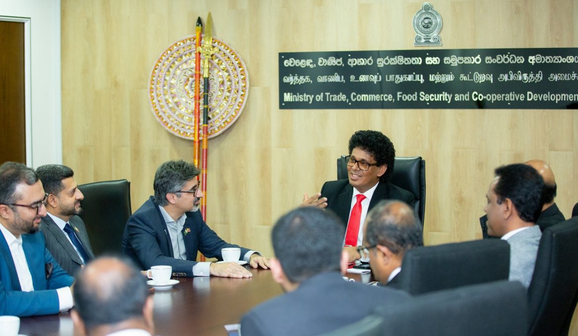 ලංකාවේ පලතුරු පකිස්ථානයට අපනයනය කිරීමේ බාධක ඉවත් කිරීමට පියවර: වෙළෙඳ අමාත්‍යවරයා සහ පකිස්ථාන දූත පිරිස අතර සාකච්ඡා !