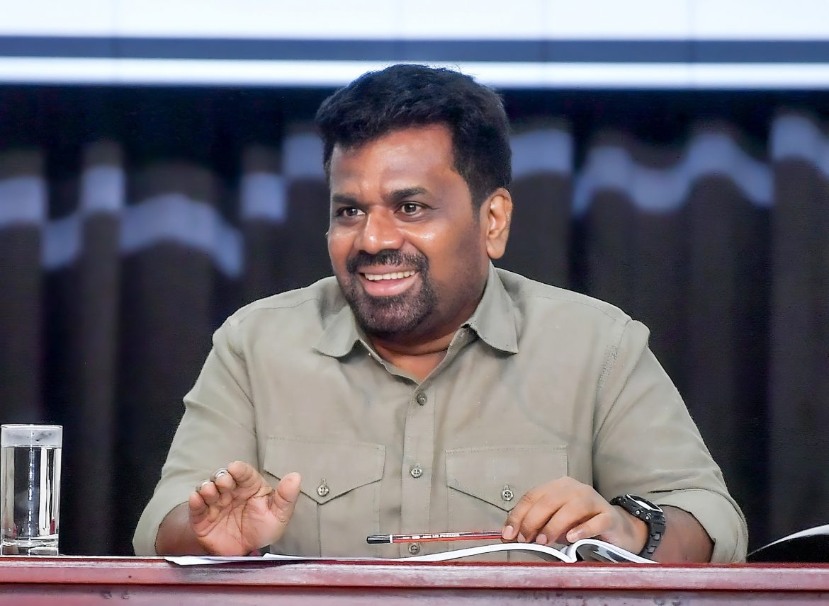 නීතිය සැමට සමාන වන ශිෂ්ට සම්පන්න සමාජයක් බිහිකිරීම රජයේ අරමුණ බව ජනපති සපථ කරයි !