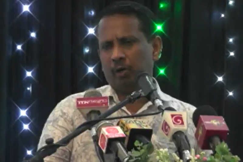 වැවිලි සේවකයන්ට ලාභාංශ පිරිනමයි: සෑම ක්ෂේත්‍රයක්ම ලාභ ලබන බවට ඇමැතිගෙන් සහතිකයක් !