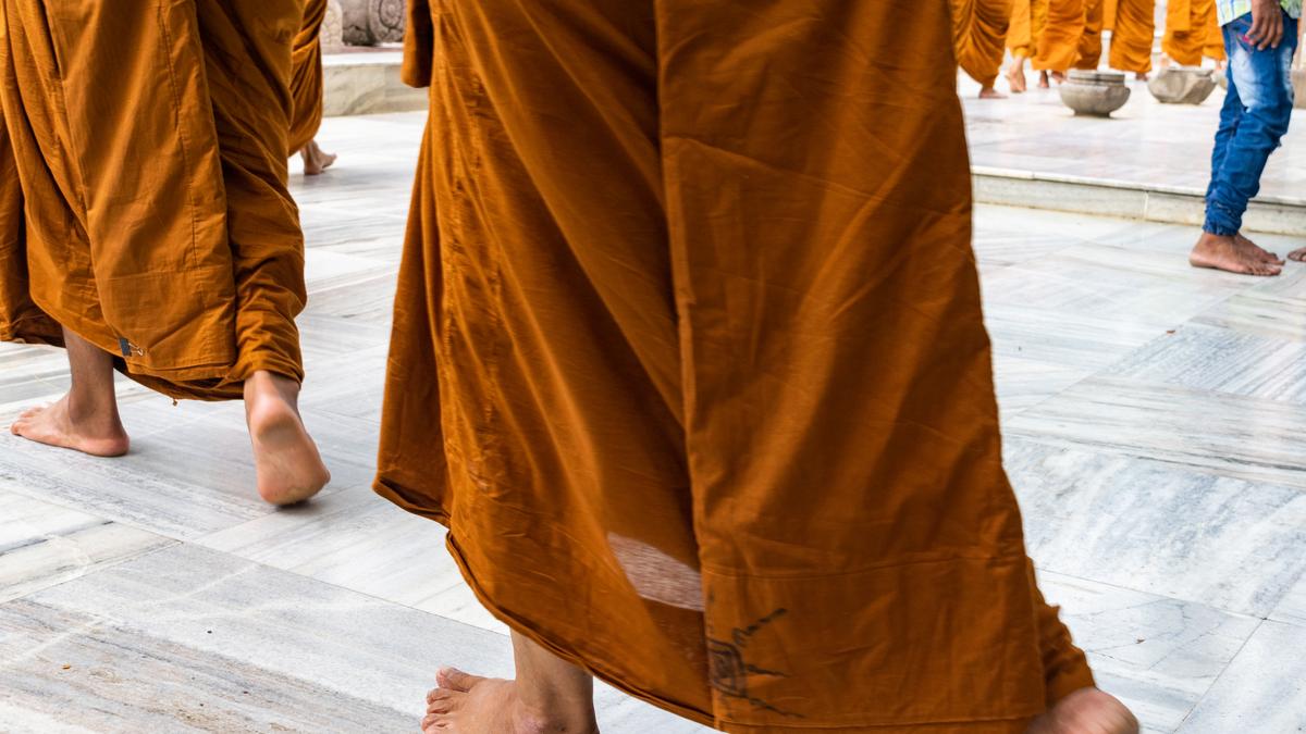 බාලවයස්කාර දැරියක් ලිංගිකව අපයෝජනය කළ හිමිනම අද දක්වා රිමාන්ඩ්