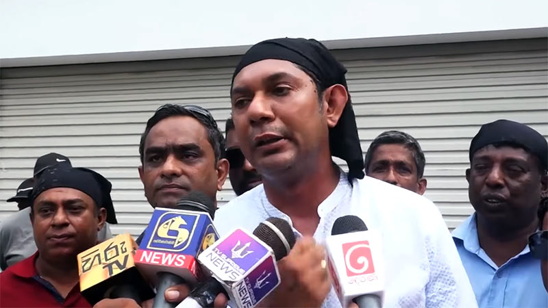අසූචි බණ්ඩාර ඉල්ලන “තිබුණු රට”
