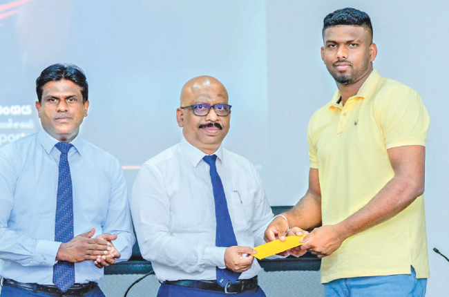 සුපිරි ක්‍රීඩක රුමේෂ් තරංගගේ පුහුණුවීම් සඳහා රජයෙන් ‘මිලියන 2.5ක’ මූල්‍ය පරිත්‍යාගයක්
