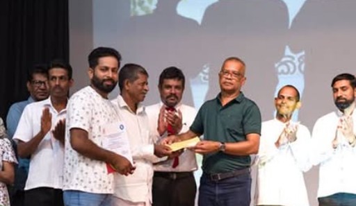 ඉහළම අස්වැන්නක් ලැබූ ගොවීන්ට රාජ්‍ය උපහාර; වී මිල ස්ථාවර කිරීමට ජාතික ප්‍රතිපත්තියක්