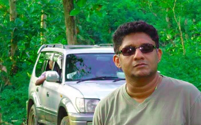 “මේ පාර්ලිමේන්තුව ඇතුළේ විහිළුකාරයෝ වෙන්න දෙන්න එපා” – විපක්ෂ නායකයාගේ හැසිරීමට දැඩි විරෝධයක්