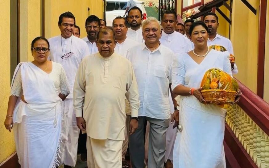 “මාලිගාවට බෝම්බ ගහපු කතාවෙන් තමයි අපිට නාන්න වුණේ” – සජබ ප්‍රබලයෝ දෙන්නෙක් ගැටෙයි!